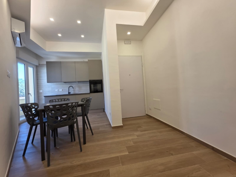 Appartamento Ristrutturato Arredato Viale Amendola 50 Mq