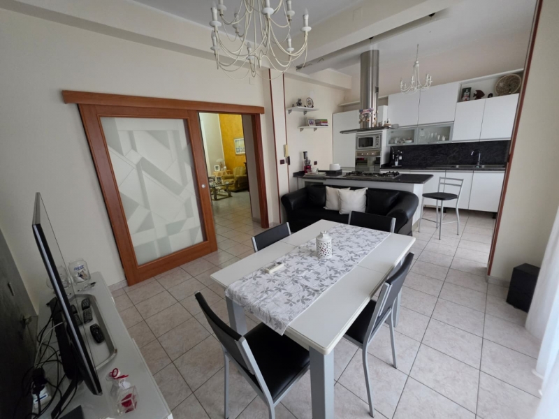 Appartamento Ristrutturato Pressi Ponte Sant'Anna 126 Mq