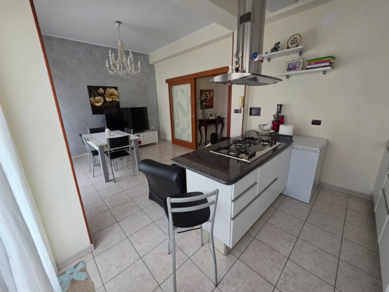 Appartamento Ristrutturato Pressi Ponte Sant'Anna 126 Mq