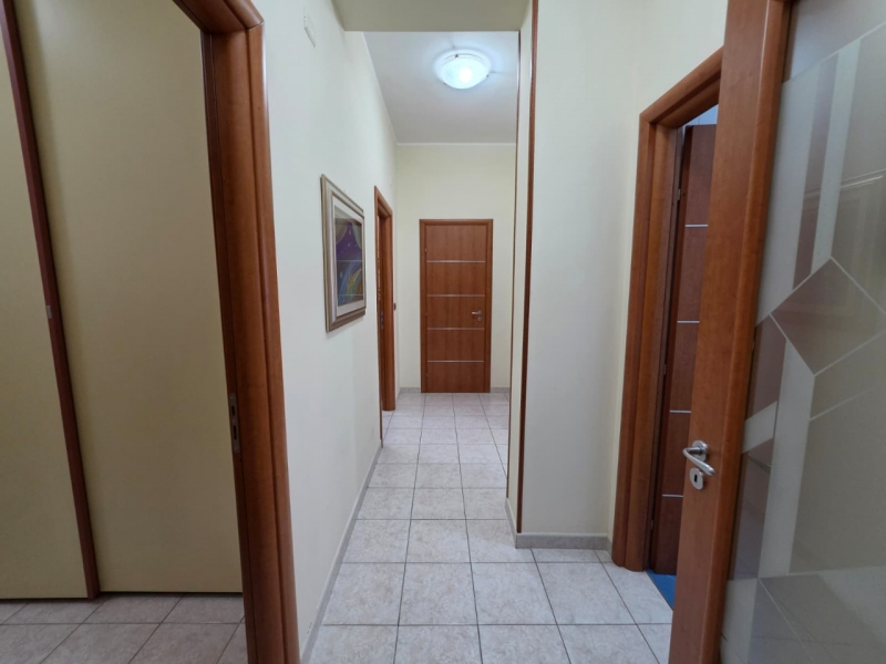 Appartamento Ristrutturato Pressi Ponte Sant'Anna 126 Mq