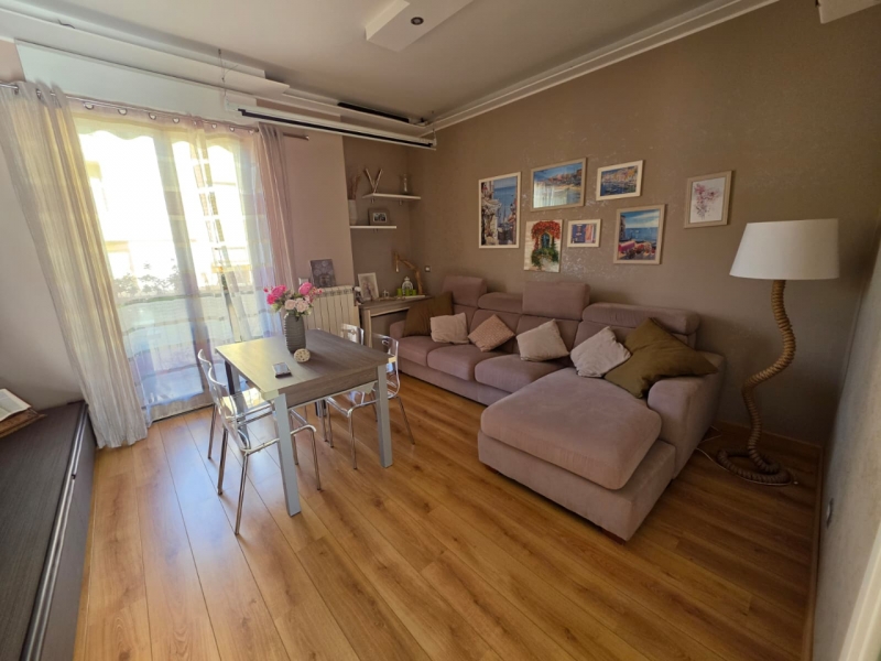 Elegante Appartamento Finemente Ristrutturato Villa San Giovanni 82 Mq