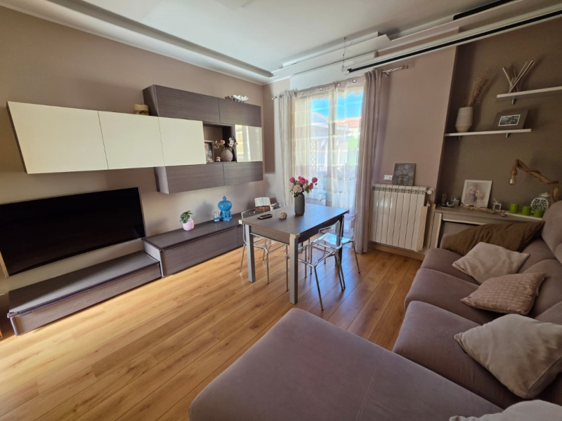 Elegante Appartamento Finemente Ristrutturato Villa San Giovanni 82 Mq
