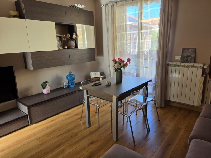 Elegante Appartamento Finemente Ristrutturato Villa San Giovanni 82 Mq