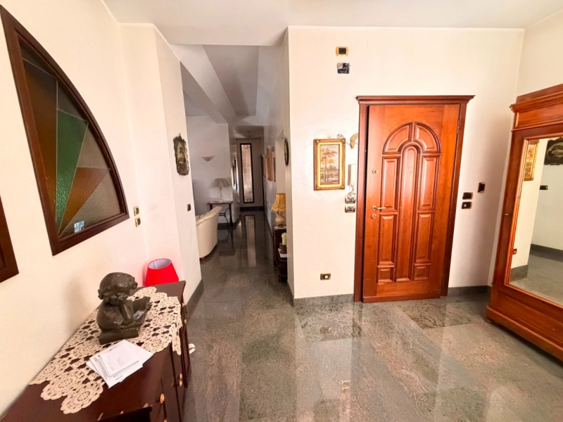 Ampio Appartamento Modena 208 Mq