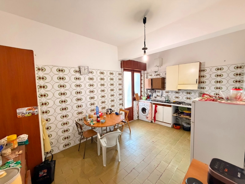 Ampio Appartamento 130 Mq + Porzione Terrazzo Catona