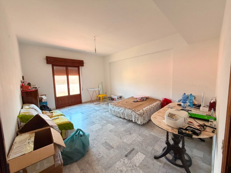 Ampio Appartamento 130 Mq + Porzione Terrazzo Catona