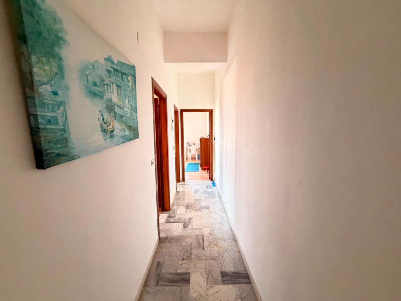 Ampio Appartamento 130 Mq + Porzione Terrazzo Catona