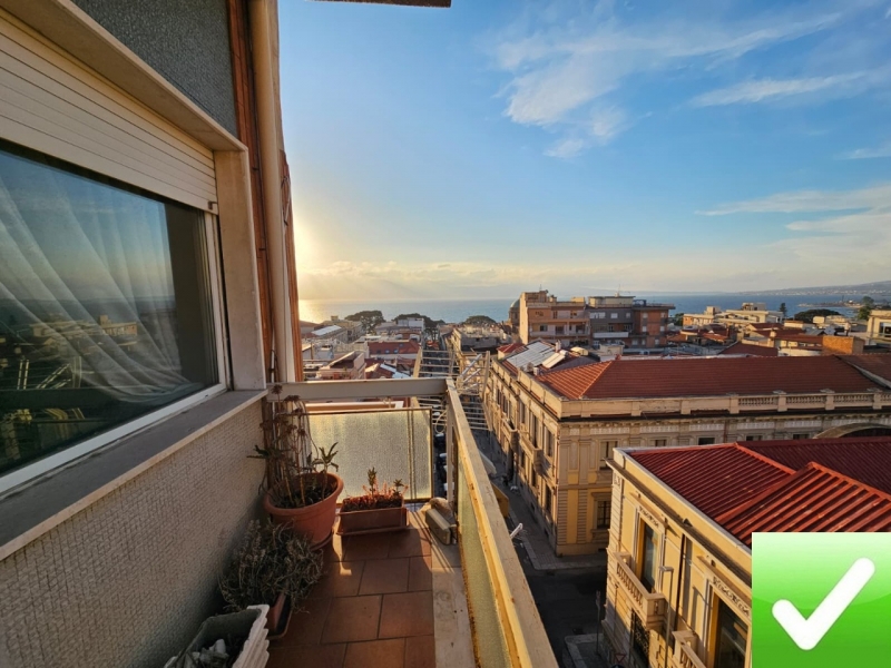 Appartamento Panoramico Via Fata Morgana 104 Mq