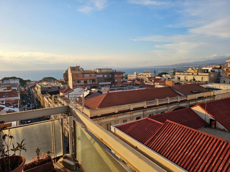 Appartamento Panoramico Via Fata Morgana 104 Mq