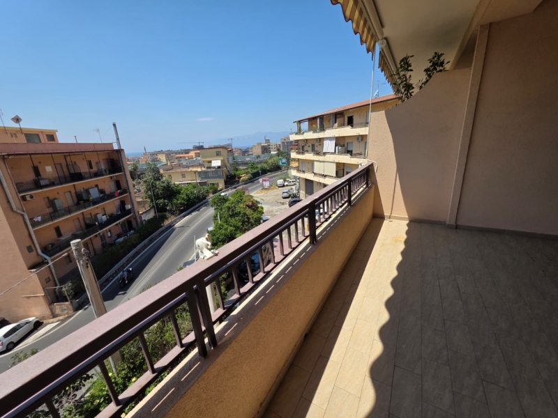 Prestigioso Appartamento Con Veranda Spirito Santo 150 Mq