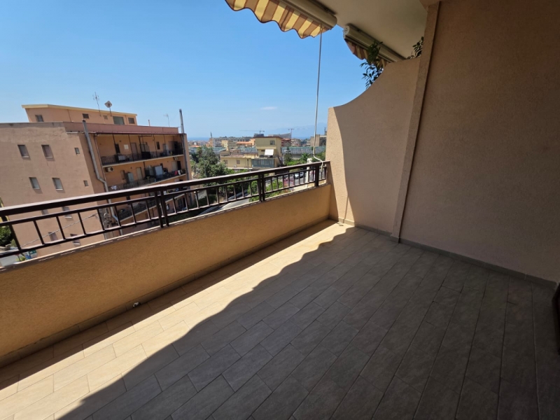 Prestigioso Appartamento Con Veranda Spirito Santo 150 Mq