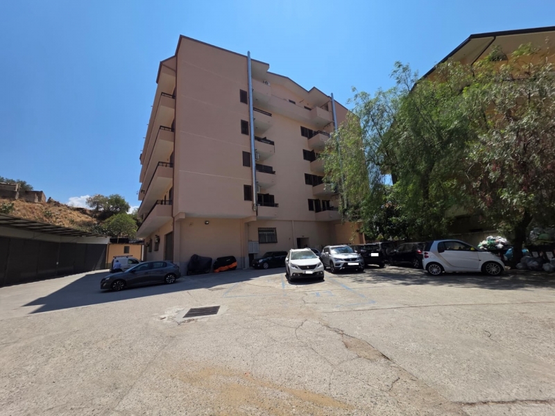 Prestigioso Appartamento Con Veranda Spirito Santo 150 Mq
