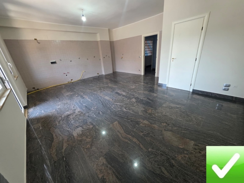 Prestigioso Appartamento Con Veranda Spirito Santo 150 Mq