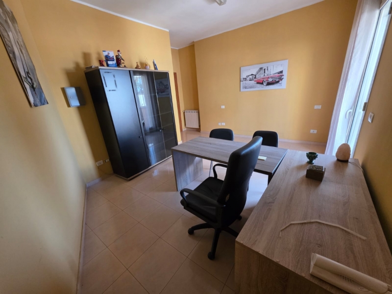 Appartamento Uso Studio Viale Laboccetta 60 Mq