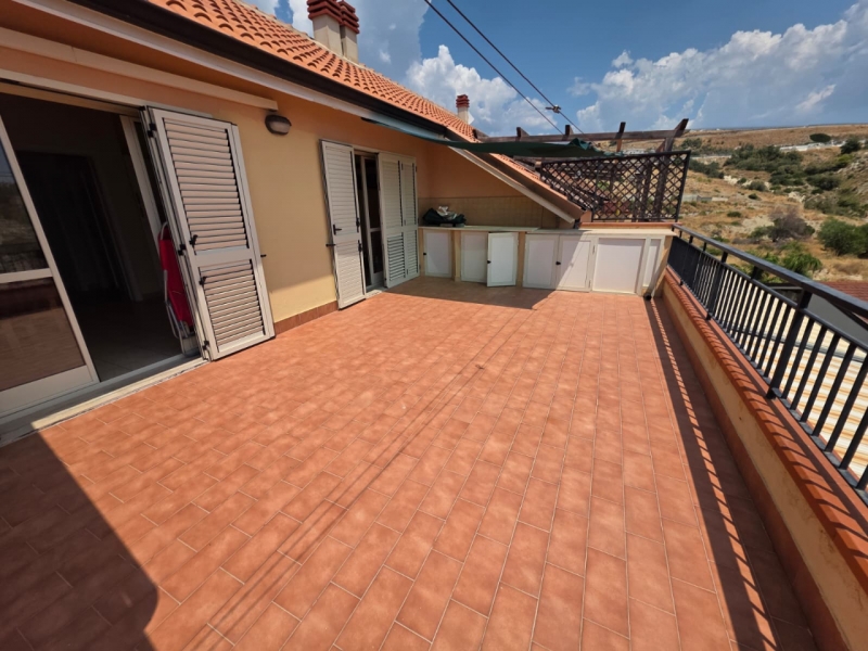 Appartamento Arredato o Vuoto Con Terrazzo San Lorenzo