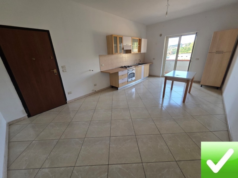 Appartamento Semi Arredato Ristrutturato Archi