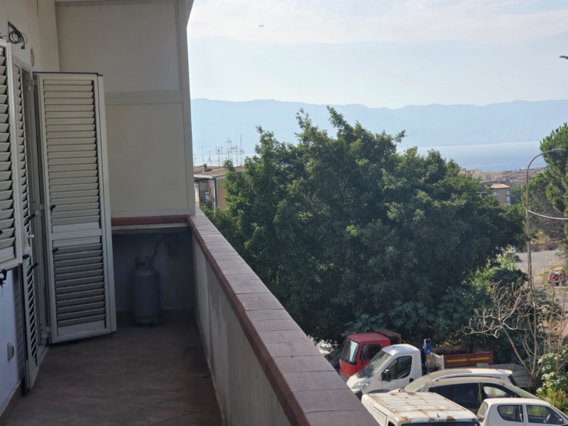 Appartamento Semi Arredato Ristrutturato Archi