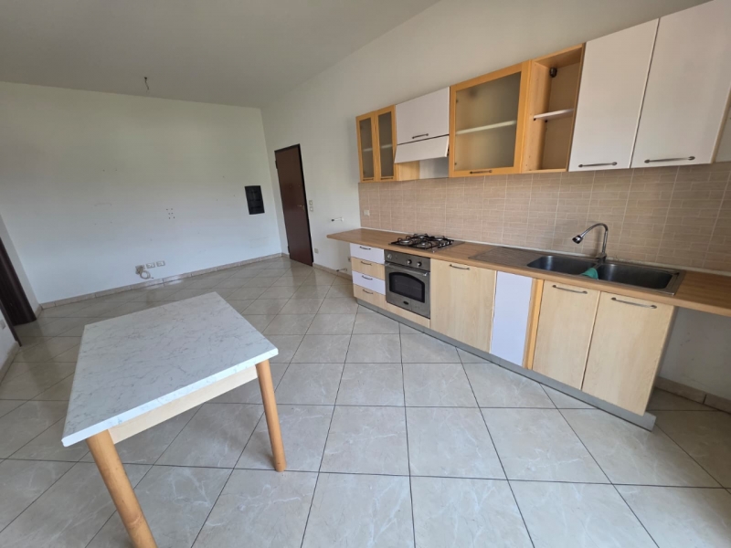 Appartamento Semi Arredato Ristrutturato Archi