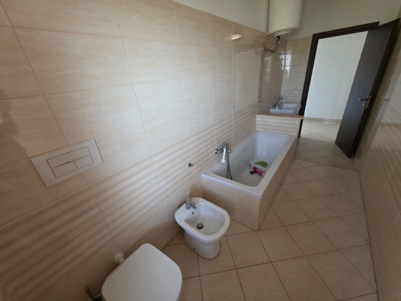 Appartamento Semi Arredato Ristrutturato Archi