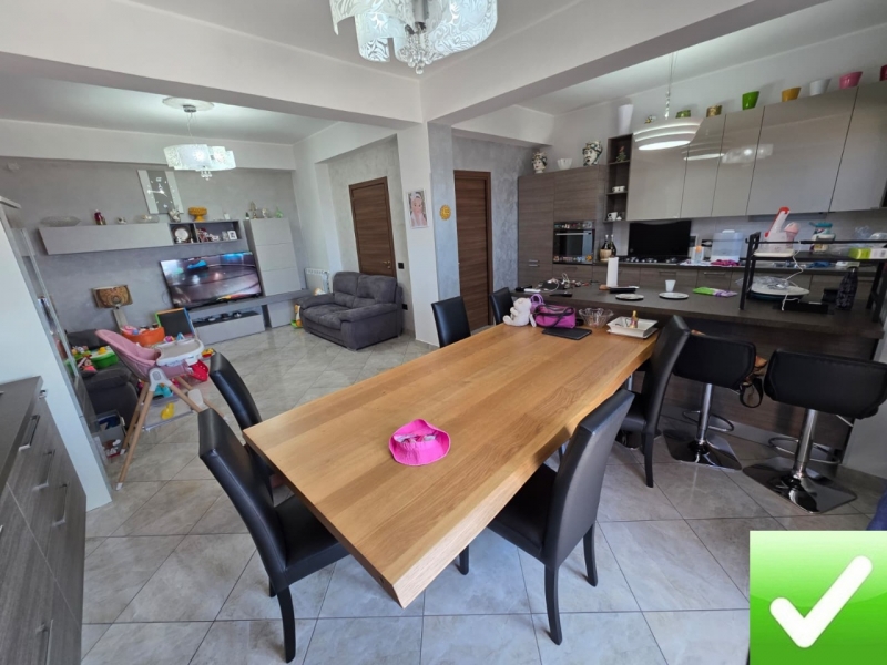 Appartamento Ristrutturato Arredi Nuovi + Garage Bova Marina