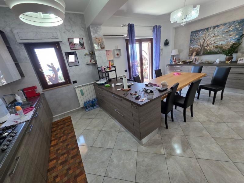 Appartamento Ristrutturato Arredi Nuovi + Garage Bova Marina