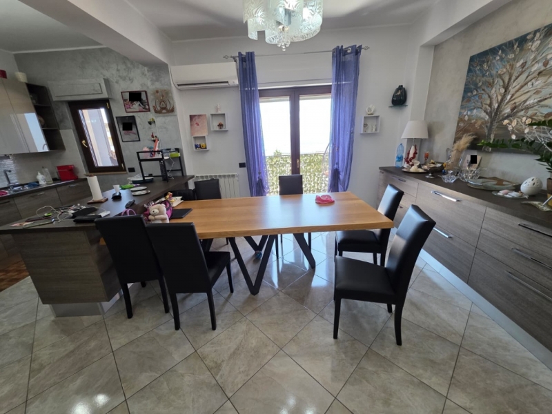 Appartamento Ristrutturato Arredi Nuovi + Garage Bova Marina