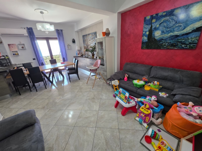 Appartamento Ristrutturato Arredi Nuovi + Garage Bova Marina