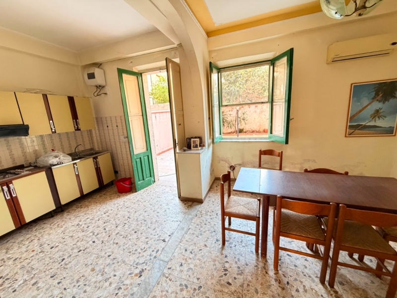 Appartamento 123 Mq Con Cortile 45 Mq Saracinello