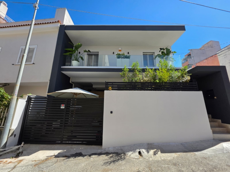 Villino Indipendente Super Design Su Due Livelli Con Giardino Reggio Campi