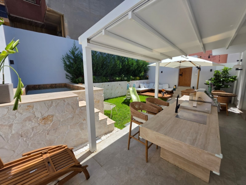 Villino Indipendente Super Design Su Due Livelli Con Giardino Reggio Campi