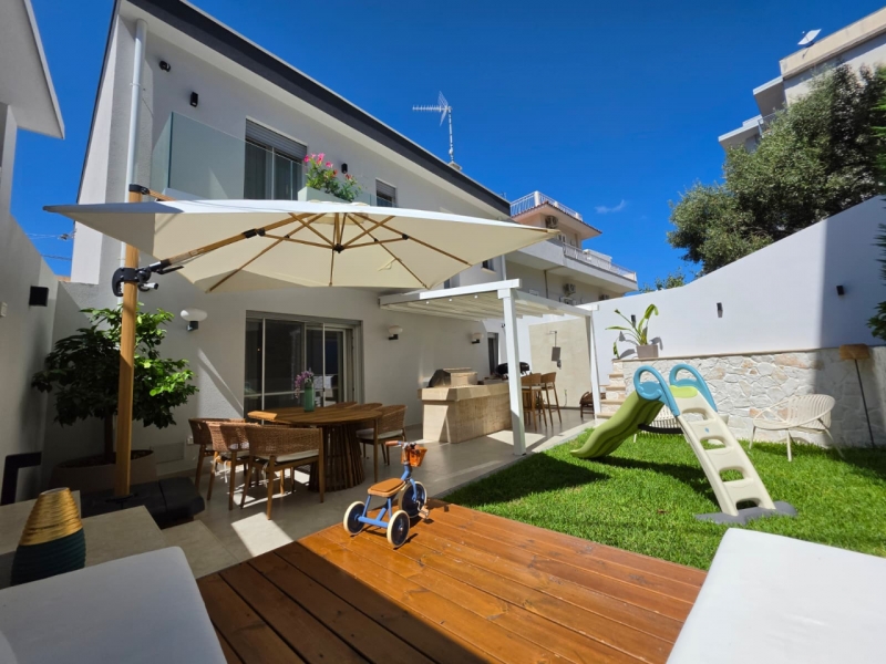 Villino Indipendente Super Design Su Due Livelli Con Giardino Reggio Campi