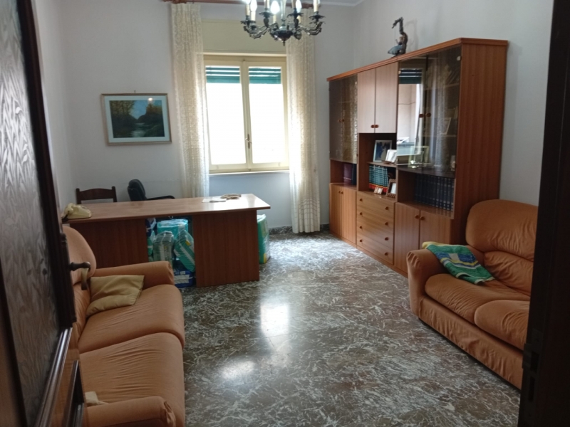 Appartamento Arredato Viale Calabria 100 Mq