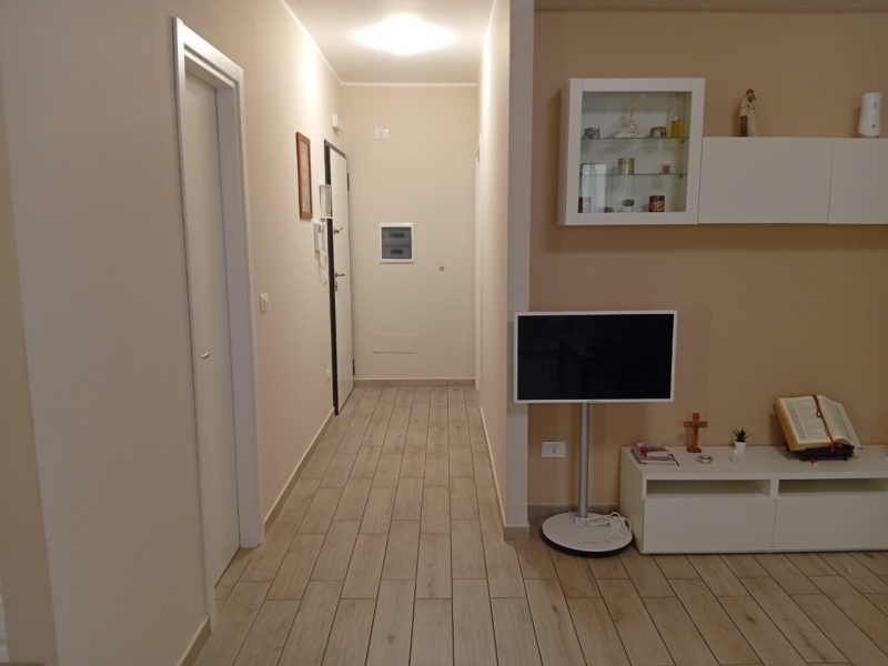 Recente Costruzione Arredato Via Sbarre Centrali