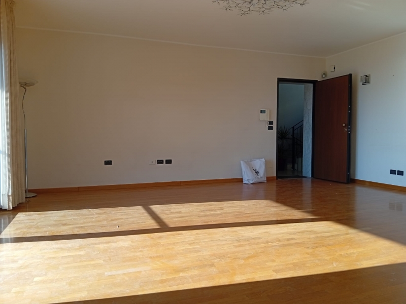 Appartamento Di Recente Costruzione + Garage + Posto Auto Condera