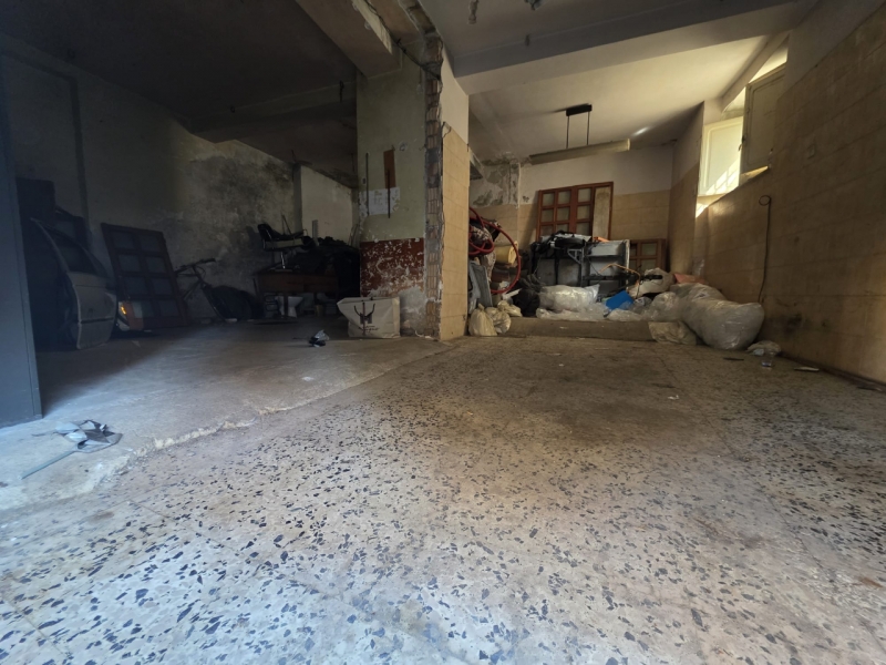 Casa Indipendente Su Tre Livelli Terreti