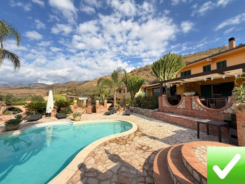 Prestigiosa Villa Con Piscina & B&B Pellaro Lotto 1500 Mq