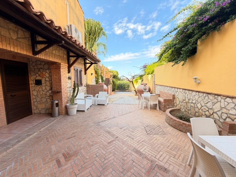 Prestigiosa Villa Con Piscina & B&B Pellaro Lotto 1500 Mq