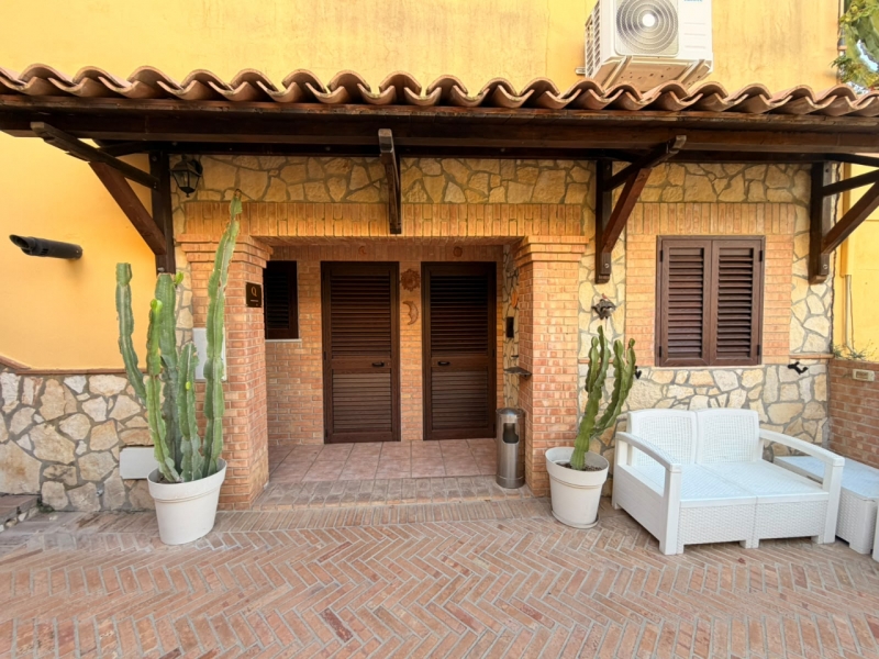 Prestigiosa Villa Con Piscina & B&B Pellaro Lotto 1500 Mq