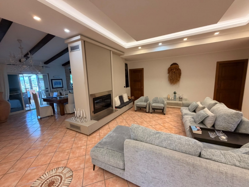 Prestigiosa Villa Con Piscina & B&B Pellaro Lotto 1500 Mq