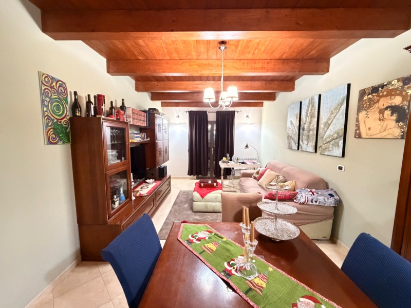 Casa Indipendente Su Tre Livelli Panoramica Con Cortile Ferrito