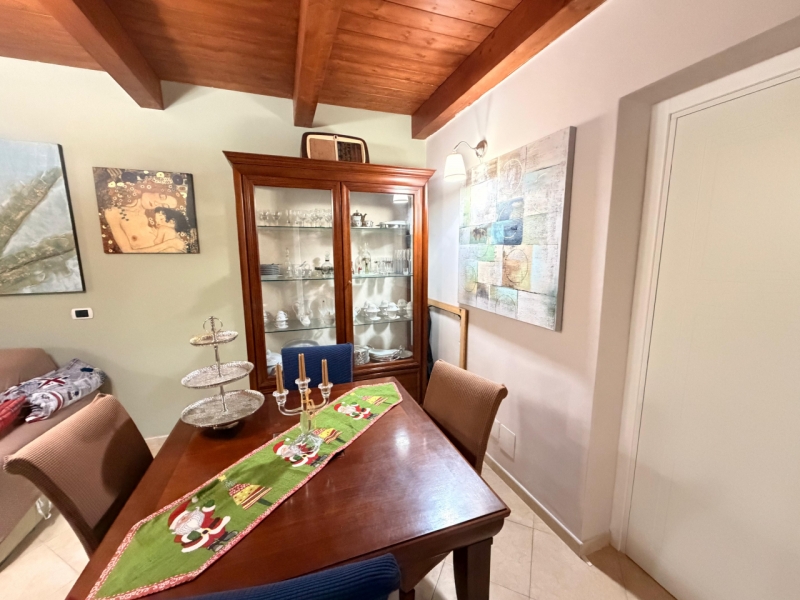 Casa Indipendente Su Tre Livelli Panoramica Con Cortile Ferrito