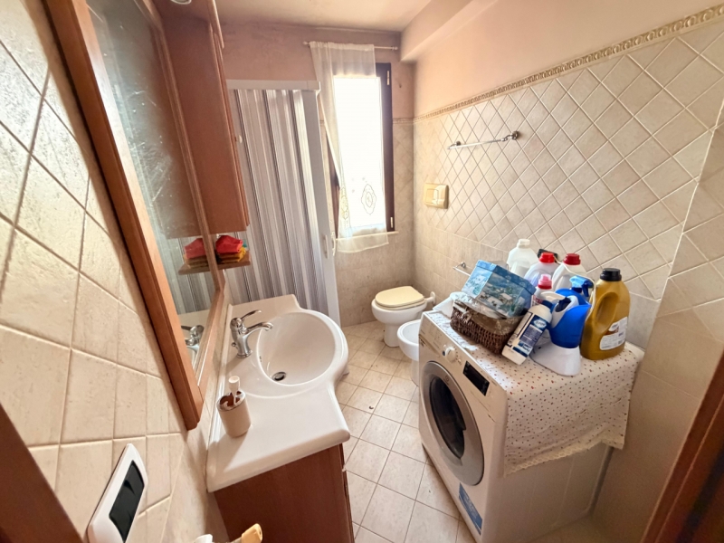 Casa Indipendente Su Tre Livelli Panoramica Con Cortile Ferrito
