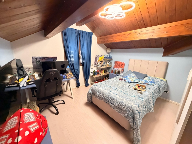 Casa Indipendente Su Tre Livelli Panoramica Con Cortile Ferrito