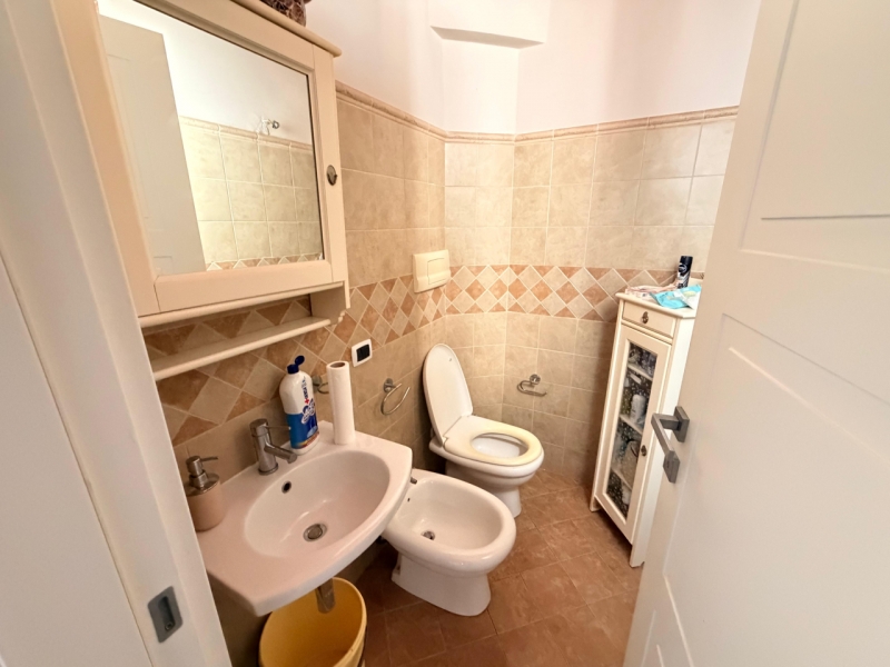 Casa Indipendente Su Tre Livelli Panoramica Con Cortile Ferrito