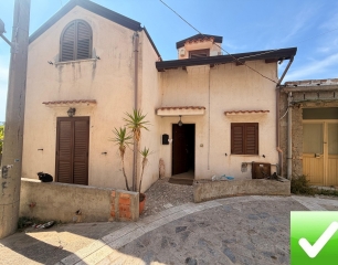 Casa Indipendente Su Tre Livelli Panoramica Con Cortile Ferrito