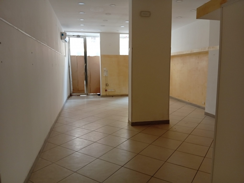 Locale Commerciale Corso Garibaldi 90 Mq