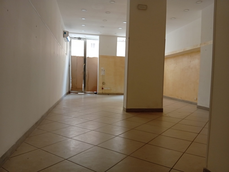Locale Commerciale Corso Garibaldi 90 Mq