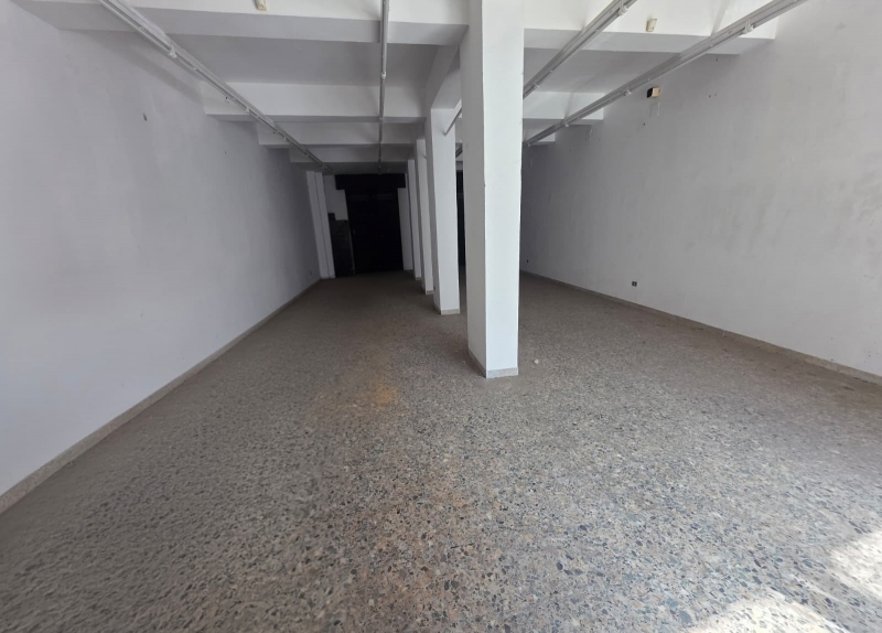 Locale Commerciale C1 Via Firenze 88 Mq