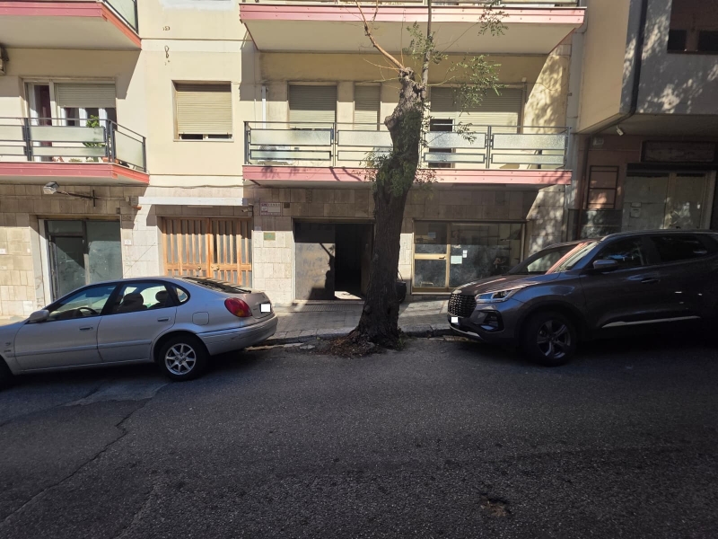 Locale Commerciale C1 Via Firenze 88 Mq