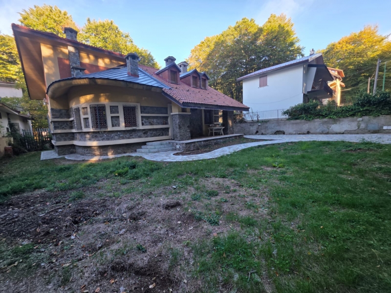 Villa Indipendente 200 Mq Con Giardino 550 Mq Gambarie 